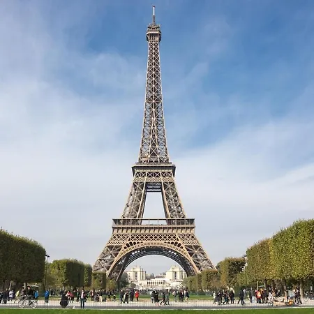 Chic And Comfortable Apart In * Paris